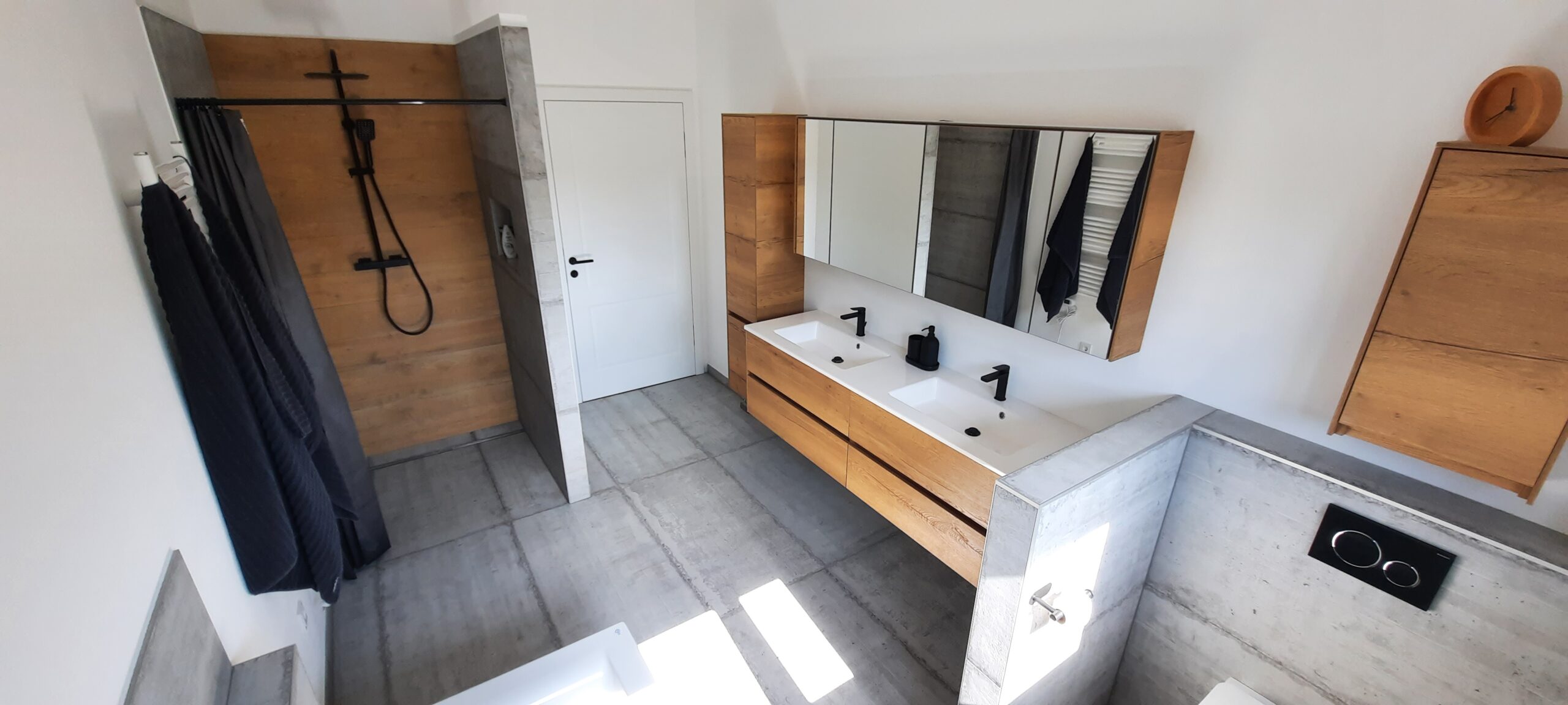 Fertig umgesetztes Badezimmer nach der Planung